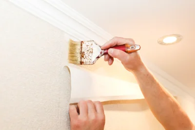 Pose de papier peint à Eymouthiers — revêtements muraux et toiles de verre